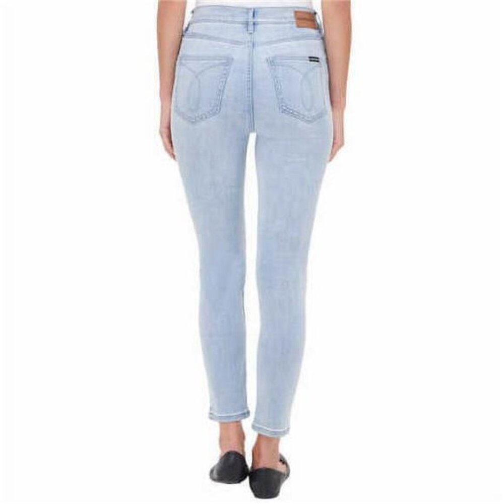 Calvin Klein Women's High Rise Exposed Button Jeans (Glacier, 10) - Picture 2 of 5